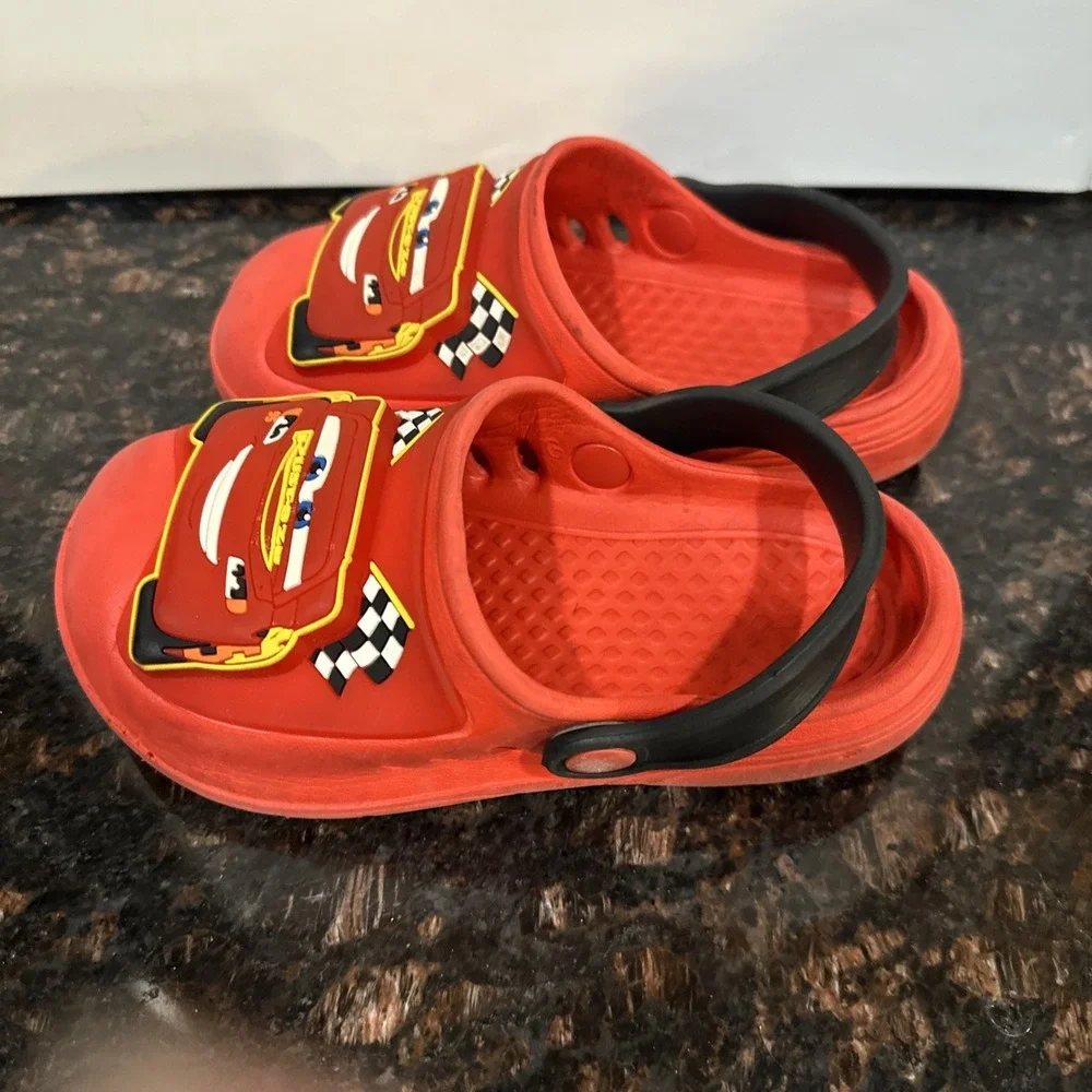 Disney Cars Lightning McQueen Light Up Red Clogs Kids Sandals 9-10 f24tca102a